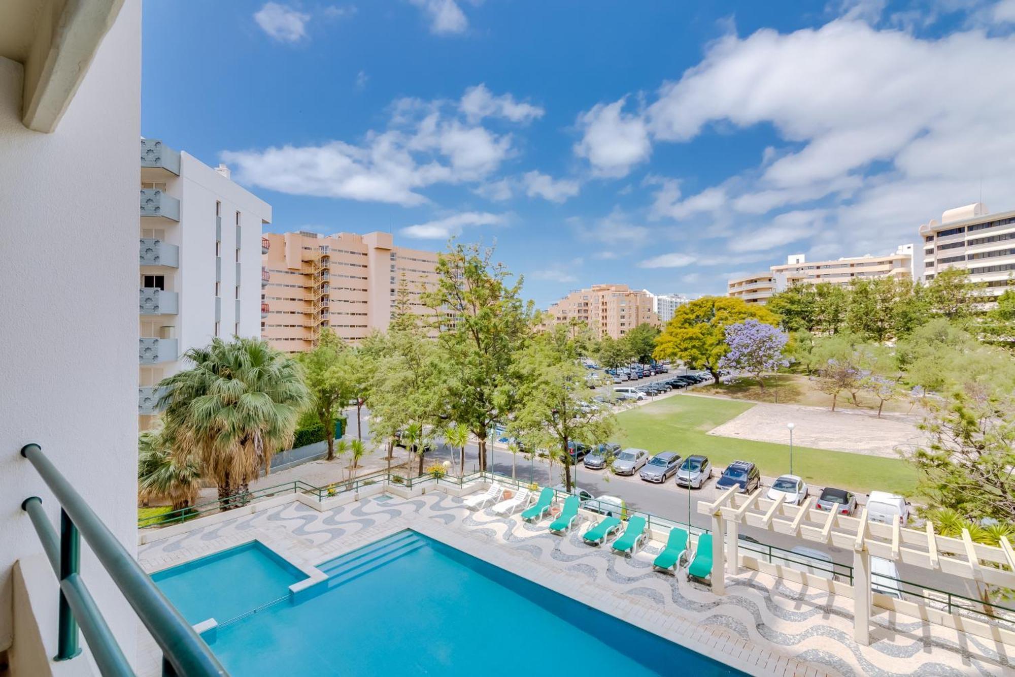 Talia - Pool City Center - Виламура Экстерьер фото